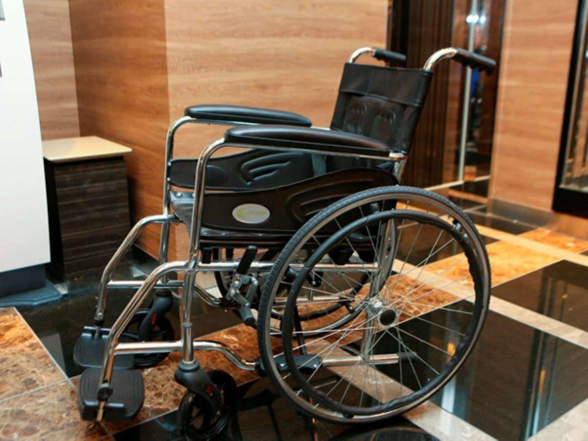 Apa Hotel Higashi Nihombashi Ekimae Tokyo Ngoại thất bức ảnh